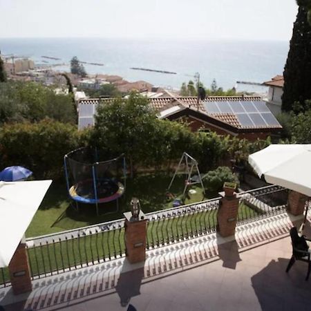 Dolcevita Rooms Arma di Taggia Exterior foto